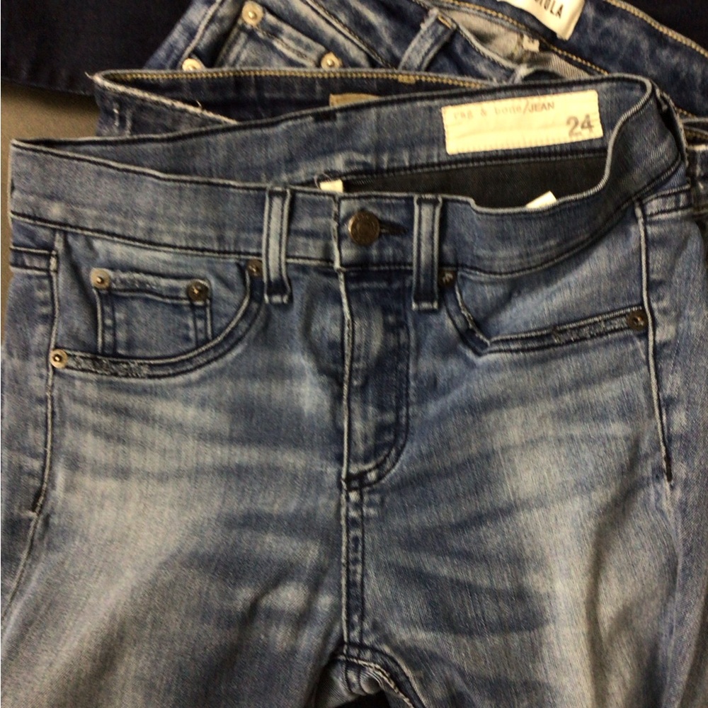 Premium Women's Skinny Jeans Bundle - Dark Blue, Light Blue, Medium Blue - Picture 6 of 7